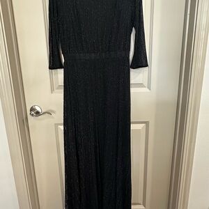 Elegant Black 3/4 Sleeve Crew Neck Gown